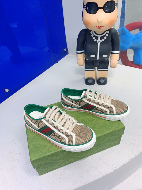 グッチ靴側面デザイン